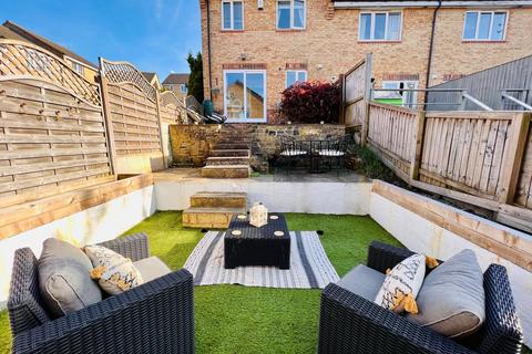 3 bedroom end of terrace house for sale, Hew Royd, Thackley, Bradford, BD10