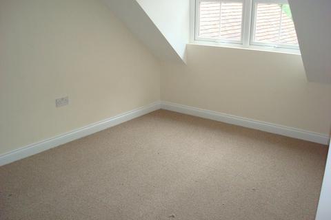 2 bedroom flat to rent, Heart of Town Centre