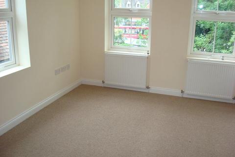 2 bedroom flat to rent, Heart of Town Centre