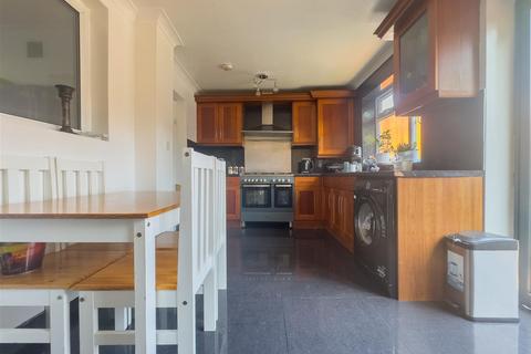 27 Burwell Road, London, E10 7QG
