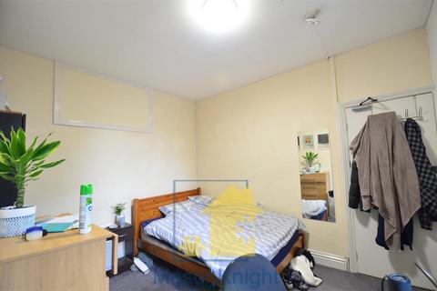 4 bedroom terraced house to rent, Pershore Road, Selly Oak, Birmingham B29