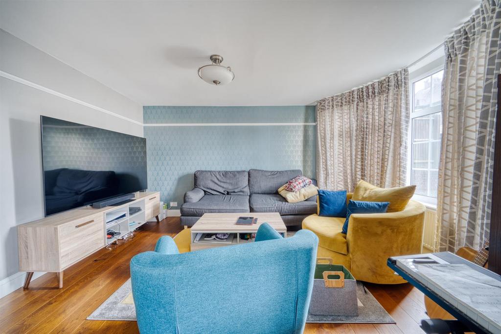 2 Living room - 16 Hill Burn  - Real estate photog