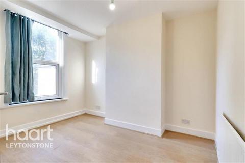 4 bedroom flat to rent, Leslie road, Leyton / Stratford, E11