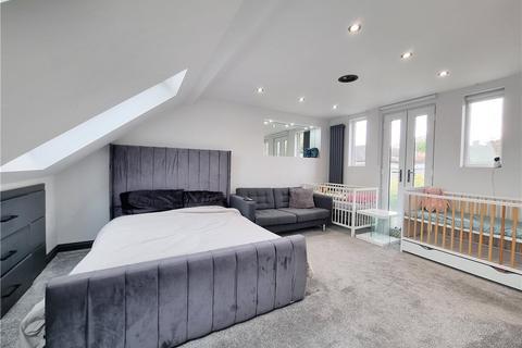 4 bedroom semi-detached house for sale, Leesons Way, St Pauls Cray, Kent, BR5