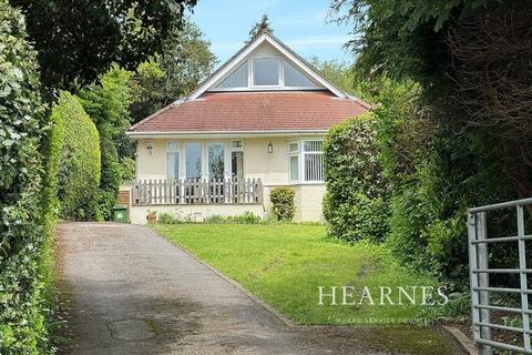 3 bedroom chalet for sale, Norman Avenue, Branksome, Poole, BH12