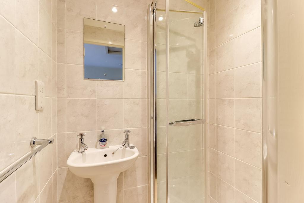 En Suite Showe Room