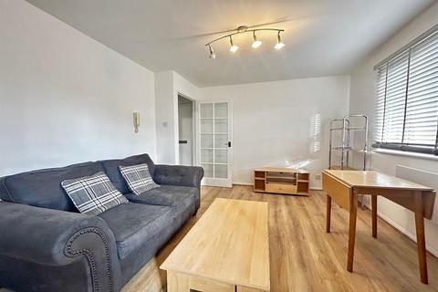 1 bedroom flat for sale, London SE8