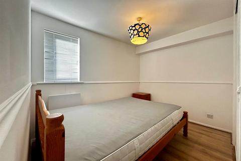 1 bedroom flat for sale, London SE8