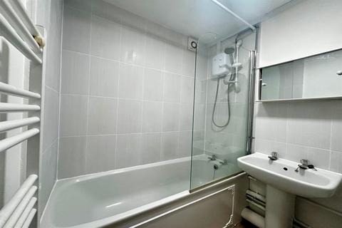 1 bedroom flat for sale, London SE8