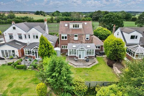 Moss Lane, Windle, WA11