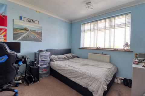 8 Dorking Crescent, Clacton-on-sea, CO16 8FQ