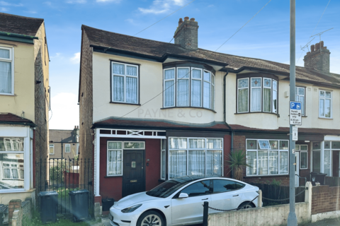 3 bedroom end of terrace house for sale, Thornton Road, ILFORD, IG1