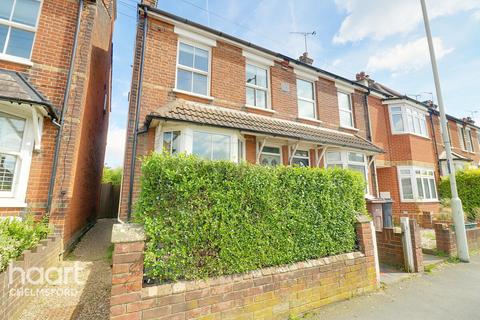 3 bedroom semi-detached house for sale, Beehive Lane, Chelmsford