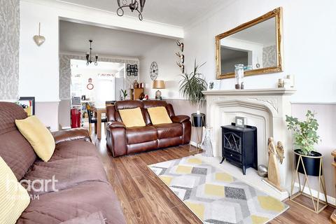 14 Cherry Tree Close, Rainham, RM13 7QU