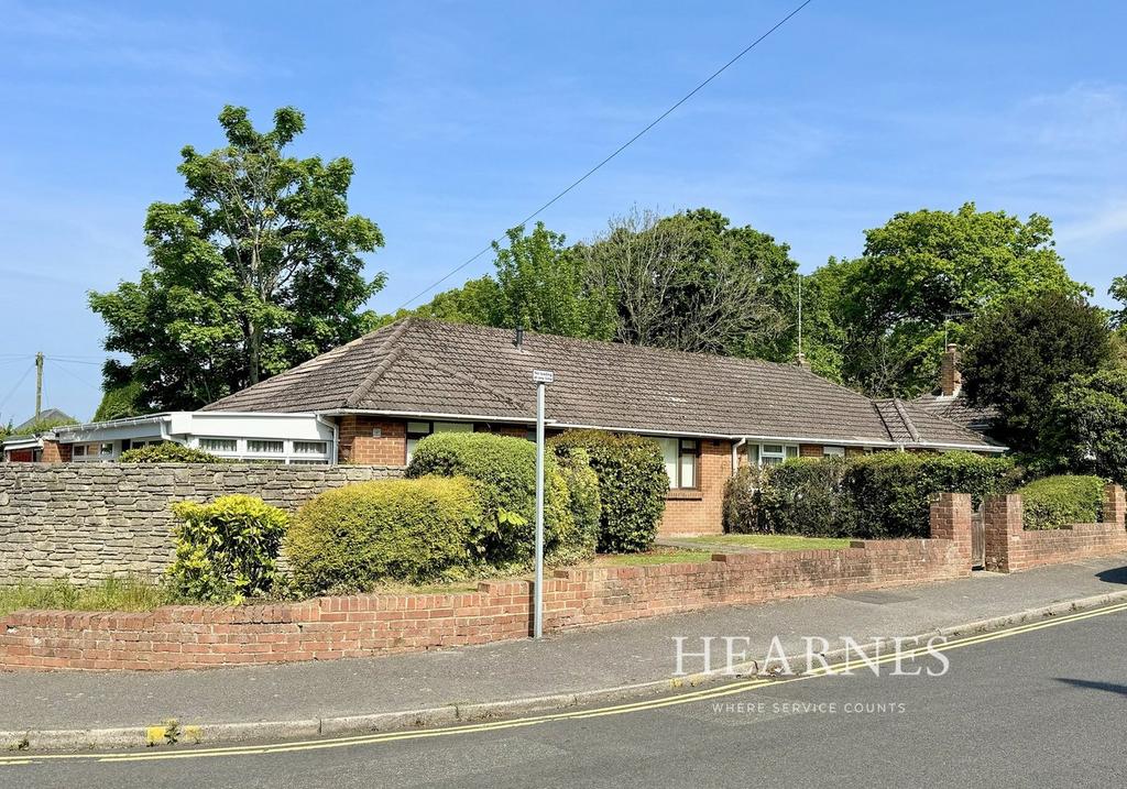 Langside Avenue, Wallisdown, Poole, BH12 2 bed semidetached bungalow for sale £350,000