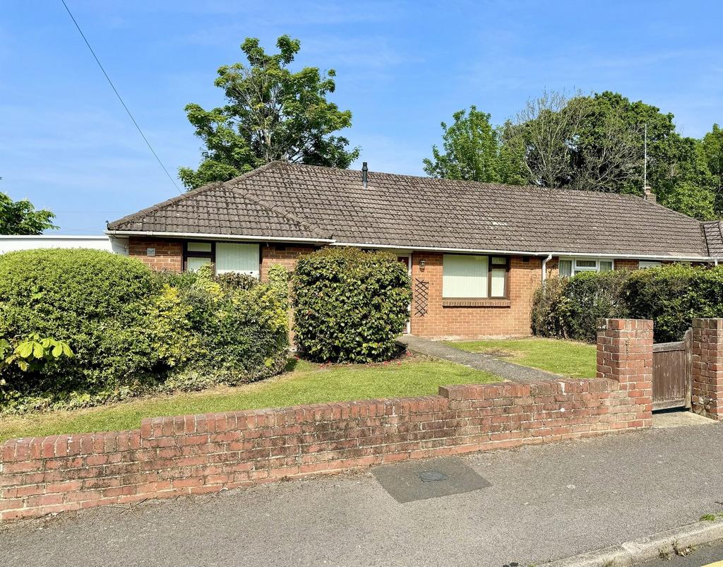 Langside Avenue, Wallisdown, Poole, BH12 2 bed semidetached bungalow for sale £350,000