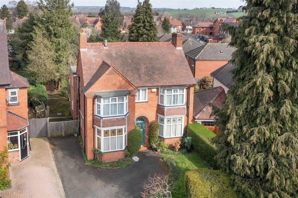 Victoria Road, Bromsgrove, B61 0DW 4 bed detached house for sale £495,000
