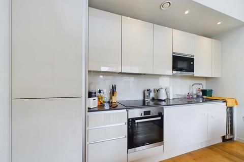 1 bedroom apartment for sale, Copland Court, Brentford Lock West, TW8