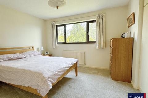 28 Fircroft Close, Hucclecote, Gloucester, GL3 3DW