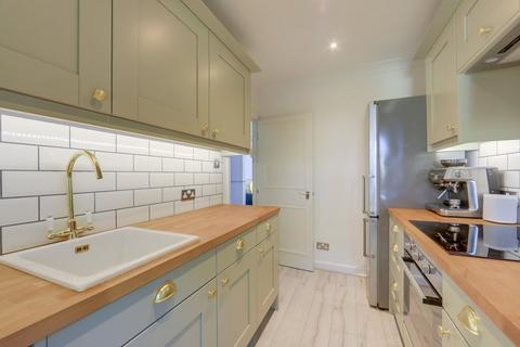 2 bedroom flat for sale, Hither Green Lane, Hither Green , London, SE13