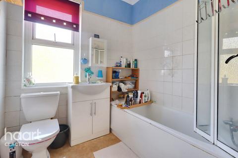 32 First Avenue, Walton On The Naze, CO14 8JP