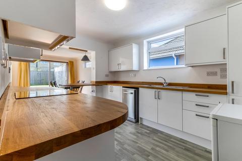 8 Barnard Close, Swindon, SN3 3LZ
