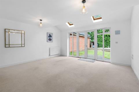 32 Allard Way, Saffron Walden, CB11 3GP
