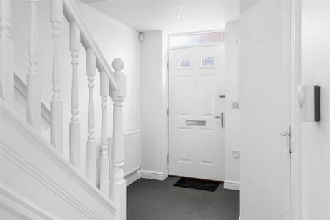 32 Allard Way, Saffron Walden, CB11 3GP
