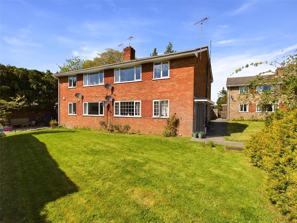 Pinemount Road, Hucclecote... 2 bed for sale £170,000