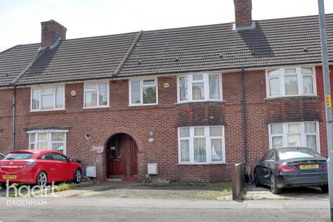 3 bedroom terraced house for sale, Oxlow Lane, Dagenham