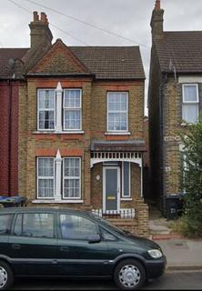 4 bedroom terraced house to rent, Kitchener Road, Thornton Heath, CR7