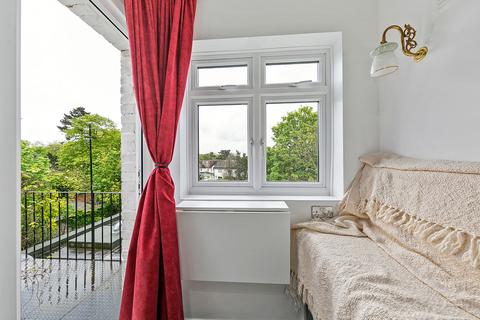 2 bedroom apartment for sale, Richmond Road, Cranmer Court Richmond Road, KT2