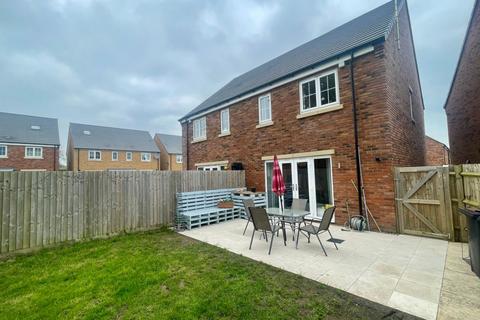 4 bedroom semi-detached house for sale, Willow Brook, Daventry, Northants NN11 4FU