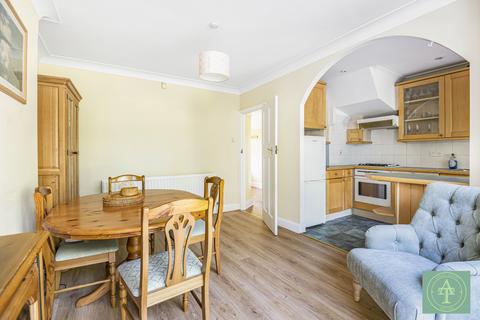 38 The Vale, London, N14 6HP