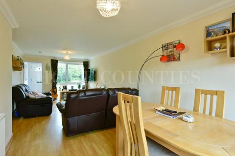 3 bedroom terraced house for sale, Powis Court, Potters Bar, EN6