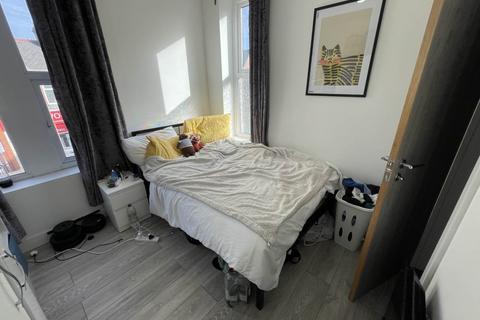 2 bedroom flat to rent, Newfoundland Court, Newfoundland Road, Heath