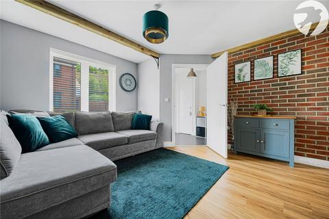 8 Farmer Close, Castle Hill, Swanscombe, DA10 1DH