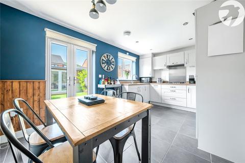 8 Farmer Close, Castle Hill, Swanscombe, DA10 1DH