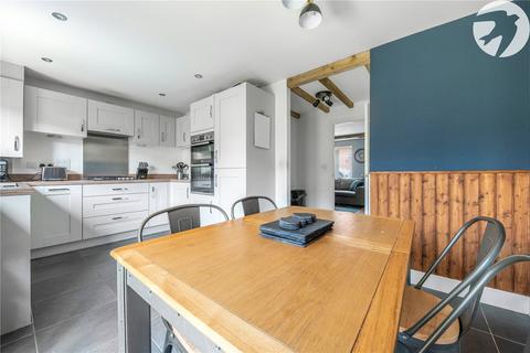 8 Farmer Close, Castle Hill, Swanscombe, DA10 1DH