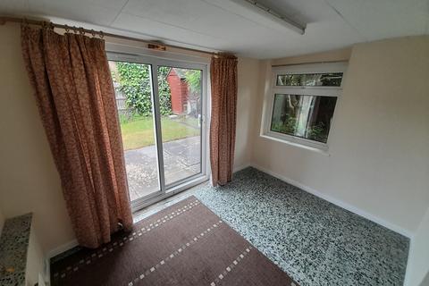 3 bedroom detached bungalow to rent, Conway Crescent, Bedford MK41