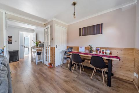 25 Baird Drive, Wood Street Village, Guildford, GU3 3EE