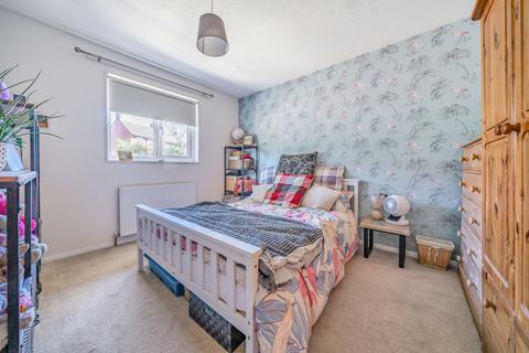 25 Baird Drive, Wood Street Village, Guildford, GU3 3EE