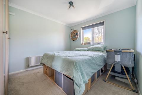 25 Baird Drive, Wood Street Village, Guildford, GU3 3EE