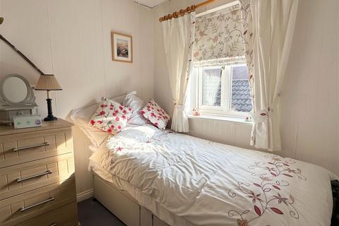 21 Belstead Road, Northampton, NN3 3HG