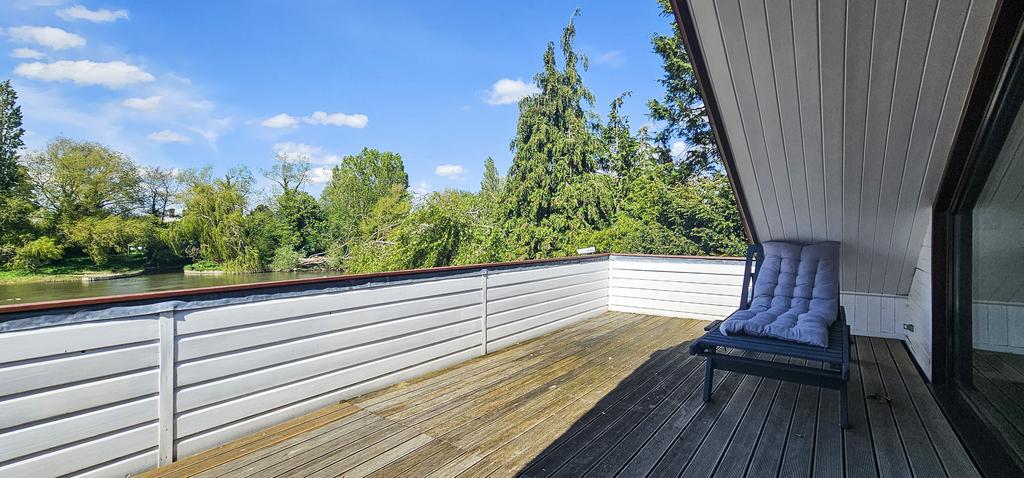 Master Bedroom Balcony