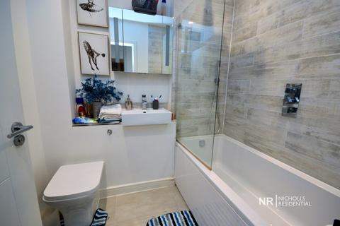 2 bedroom flat to rent, Ewell Road, Surbiton, Surrey. KT6