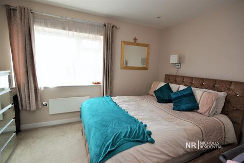 2 bedroom flat to rent, Ewell Road, Surbiton, Surrey. KT6