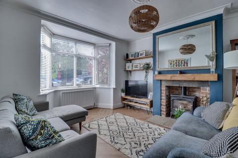 3 bedroom terraced house for sale, Sunnybank Avenue, Horsforth, Leeds, West Yorkshire, LS18