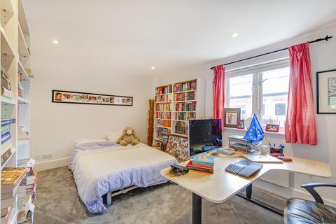 2 bedroom apartment for sale, Mortlake High Street, East Sheen, London, SW14