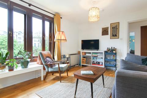 8/4 Sheriff Park, Edinburgh, EH6 6DY